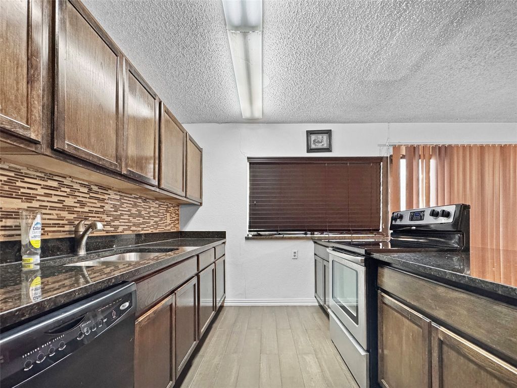 705 Priscilla, Desoto, TX 75115 — photo 2