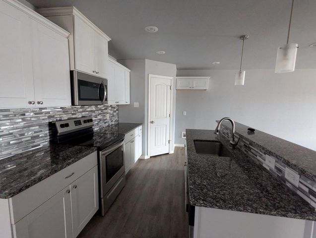 1302 N Clinton Avenue, A & B, Lubbock, TX 79416