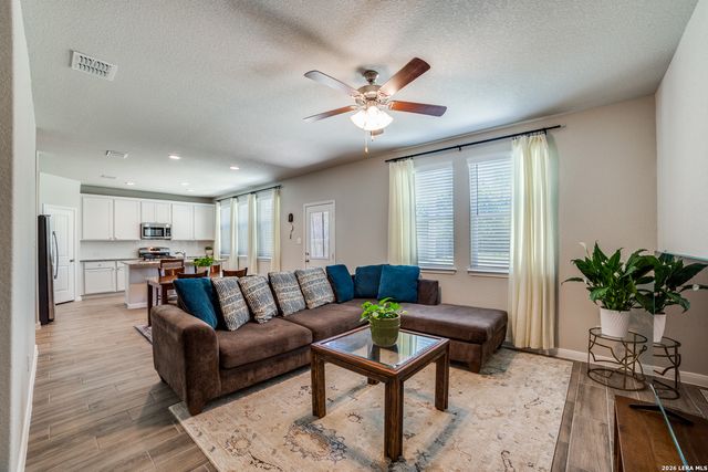 1529 Stony Island Dr, San Antonio, TX 78245