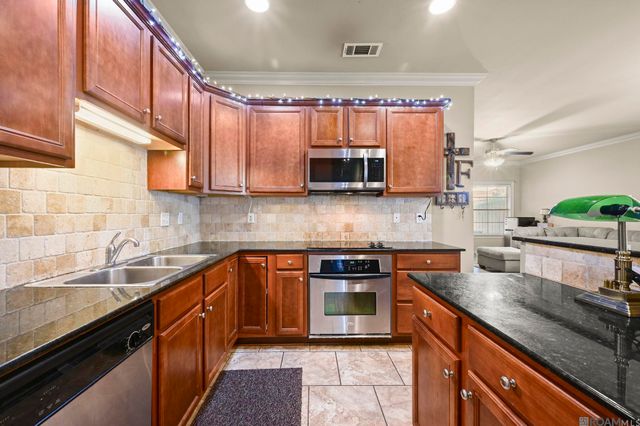 3948 Cypress Hall Dr, Addis, LA 70710
