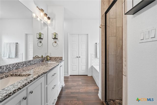 8107 Green Hill Drive, Salado, TX 76571