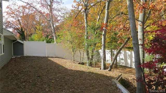 1 Eliot Drive, Lake Grove, NY 11755