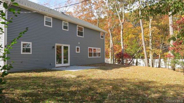 1 Eliot Drive, Lake Grove, NY 11755