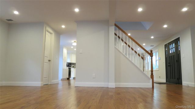 1 Eliot Drive, Lake Grove, NY 11755