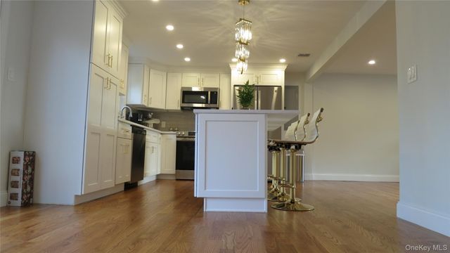 1 Eliot Drive, Lake Grove, NY 11755