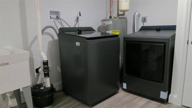 1 Eliot Drive, Lake Grove, NY 11755