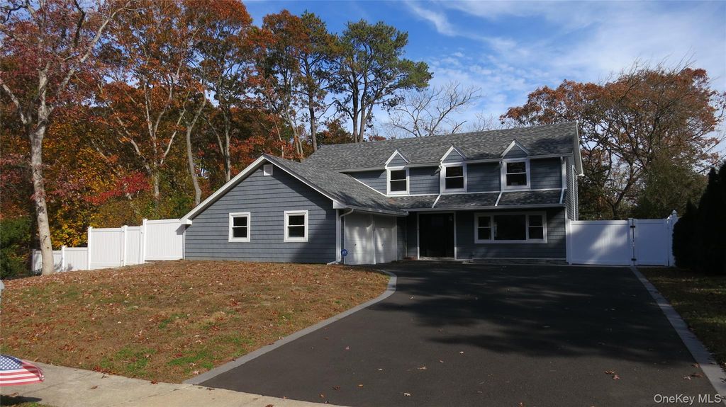 1 Eliot Drive, Lake Grove, NY 11755