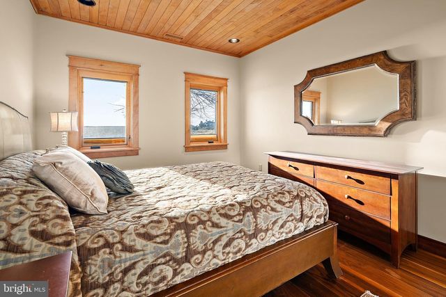 5711 WATERSIDE DR, Berlin, MD 21811