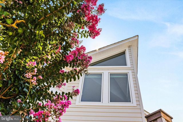 5711 WATERSIDE DR, Berlin, MD 21811