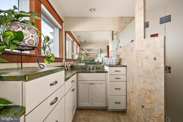 5711 WATERSIDE DR, Berlin, MD 21811