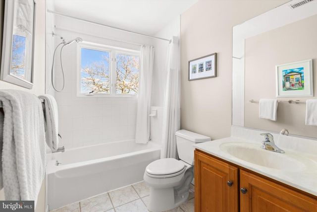 5711 WATERSIDE DR, Berlin, MD 21811