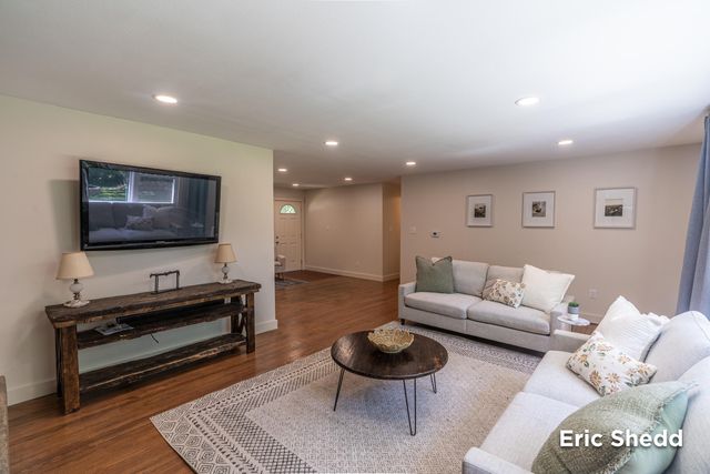 222 East Avenue, Fremont, MI 49412