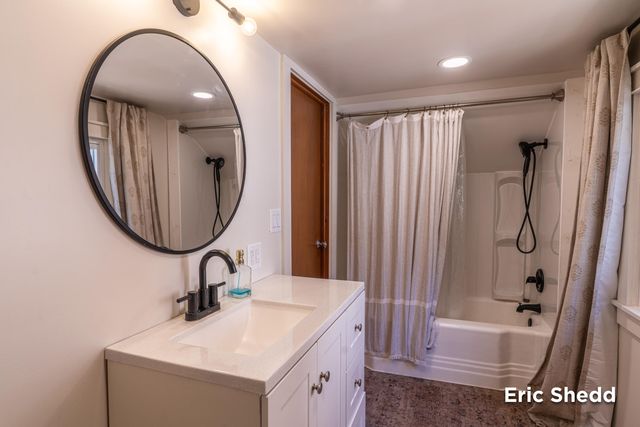 222 East Avenue, Fremont, MI 49412