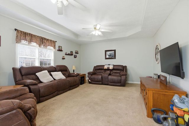 740 W BRUTON ST, Centralia, MO 65240