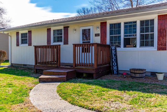 740 W BRUTON ST, Centralia, MO 65240