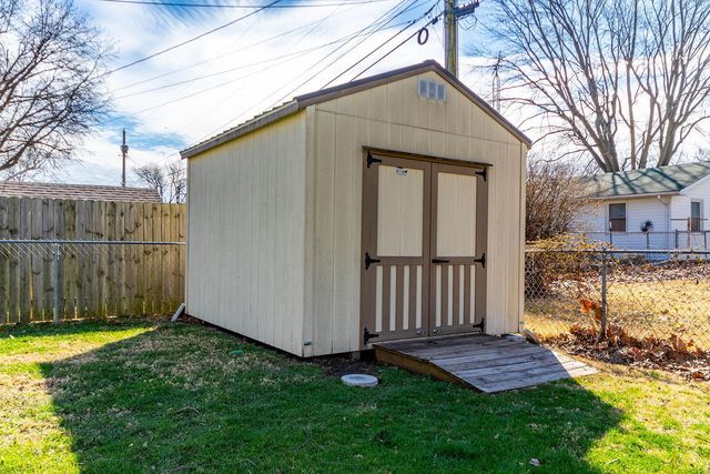 740 W BRUTON ST, Centralia, MO 65240