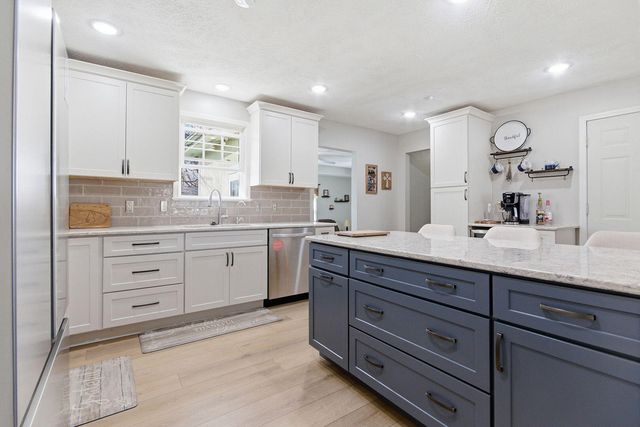 740 W BRUTON ST, Centralia, MO 65240