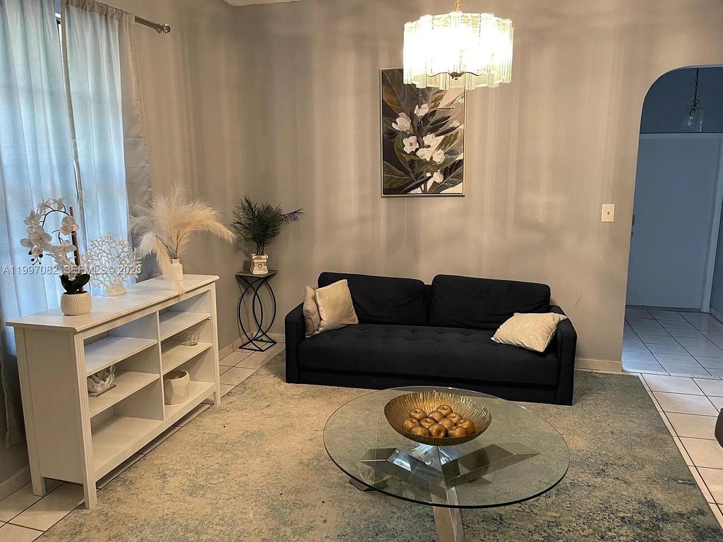 638 SW 15th Avenue, Miami, FL 33135