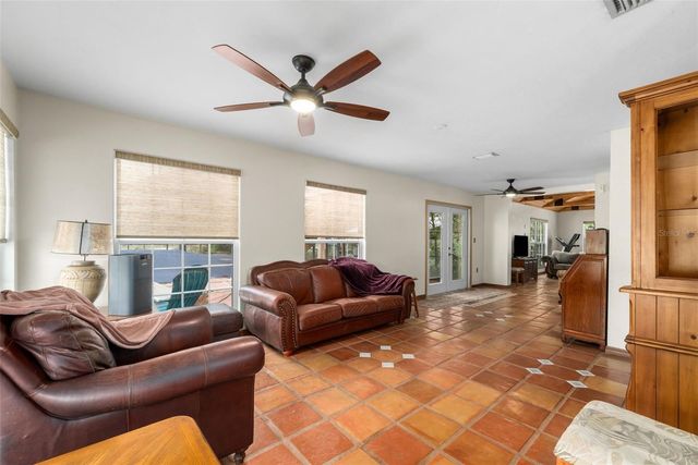 340 SE 30TH AVENUE, Trenton, FL 32693
