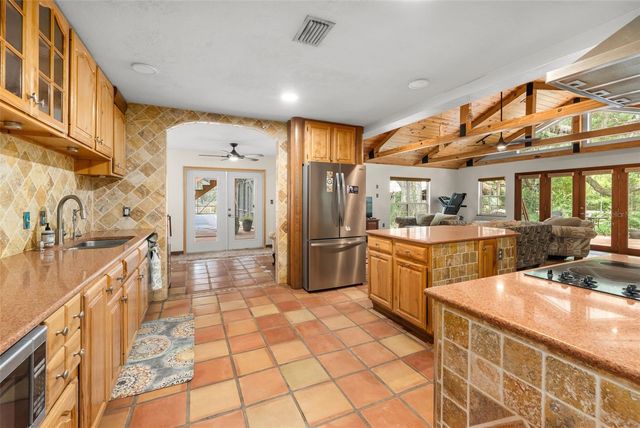 340 SE 30TH AVENUE, Trenton, FL 32693