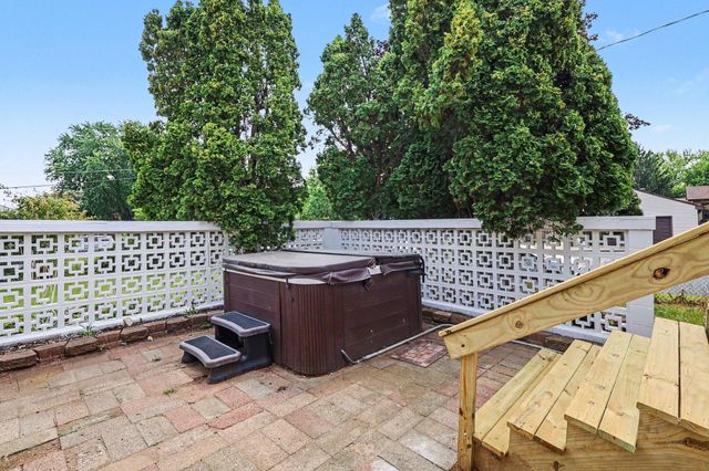 2842 Lexington Avenue S, Eagan, MN 55121
