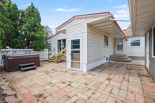 2842 Lexington Avenue S, Eagan, MN 55121