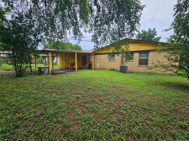 119 Palm Oak Drive, Dallas, TX 75217