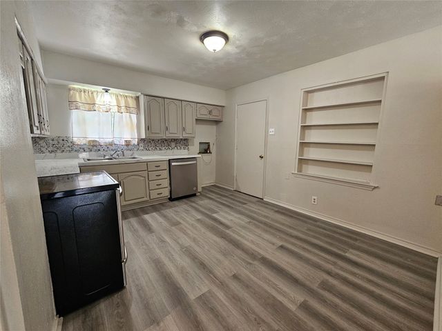 119 Palm Oak Drive, Dallas, TX 75217