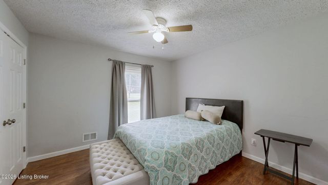 253 Country Manor Ln, Shepherdsville, KY 40165