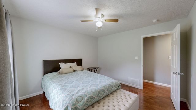 253 Country Manor Ln, Shepherdsville, KY 40165