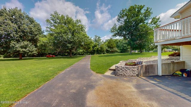 253 Country Manor Ln, Shepherdsville, KY 40165