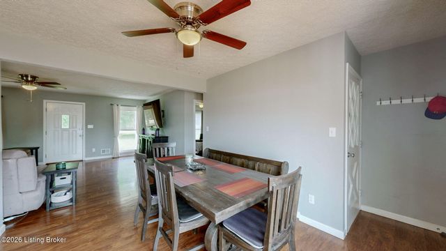 253 Country Manor Ln, Shepherdsville, KY 40165
