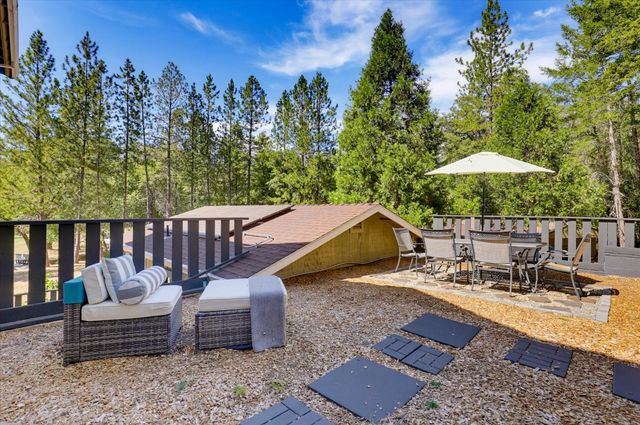 1325 Boole Rd, Applegate, CA 95703