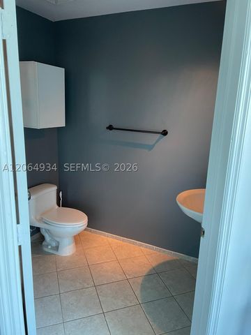 60 SW 13th St 3426, Miami, FL 33130