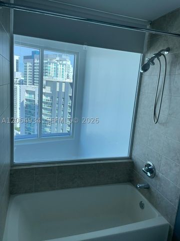 60 SW 13th St 3426, Miami, FL 33130
