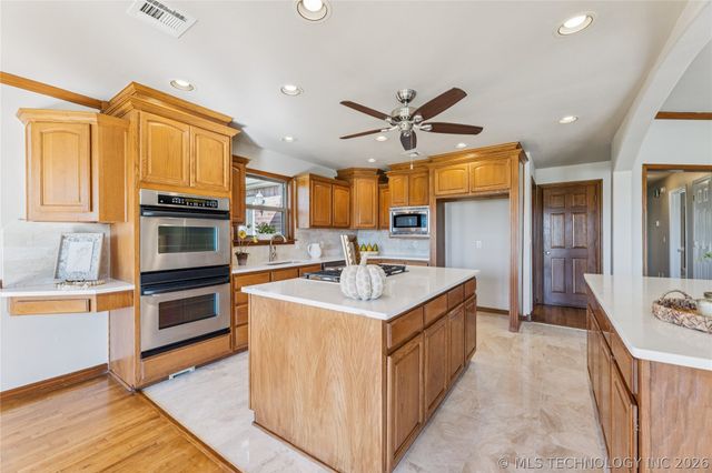 16550 E 120th Street N, Collinsville, OK 74021