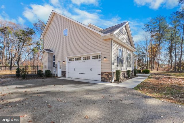 14930 OAKS RD, Charlotte Hall, MD 20622