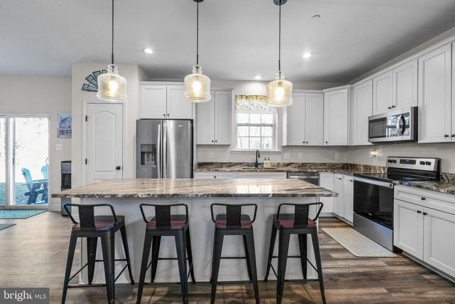 14930 OAKS RD, Charlotte Hall, MD 20622