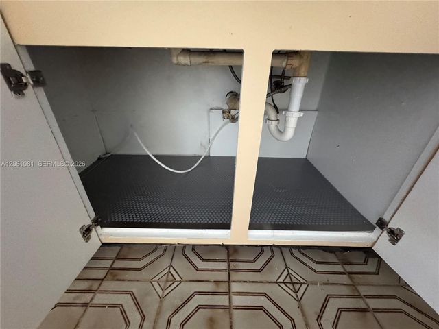 2524 SW 6th St, Miami, FL 33135