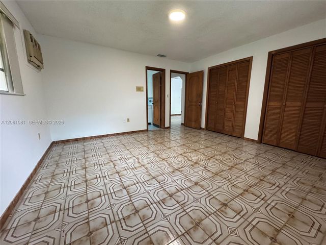 2524 SW 6th St, Miami, FL 33135