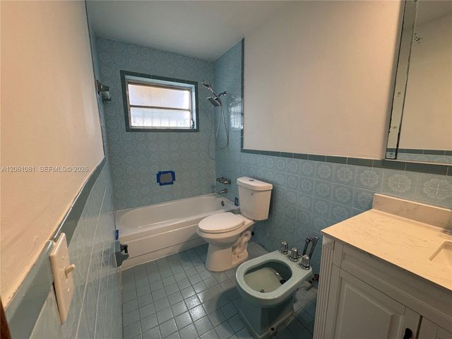 2524 SW 6th St, Miami, FL 33135
