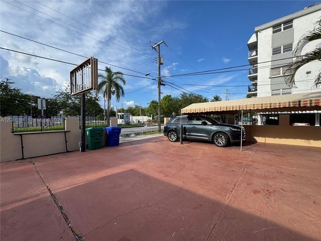 2524 SW 6th St, Miami, FL 33135