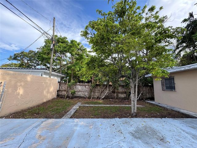 2524 SW 6th St, Miami, FL 33135
