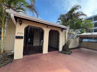 2524 SW 6th St, Miami, FL 33135