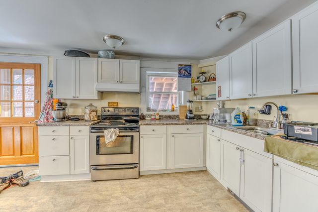 23-25 Bunker Hill Street, Lancaster, NH 03584