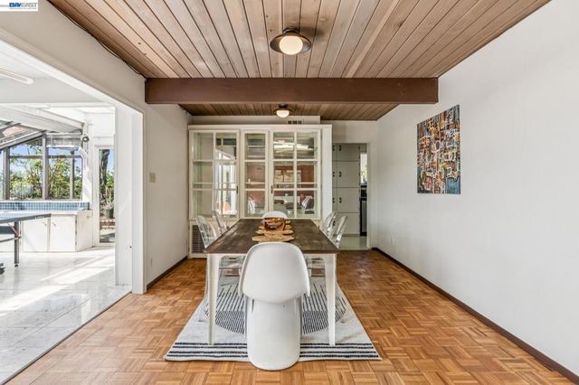 8077 Shay Dr, Oakland, CA 94605