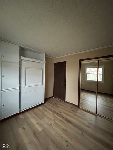 8542 La Corrida Court 46A, Indianapolis, IN 46227