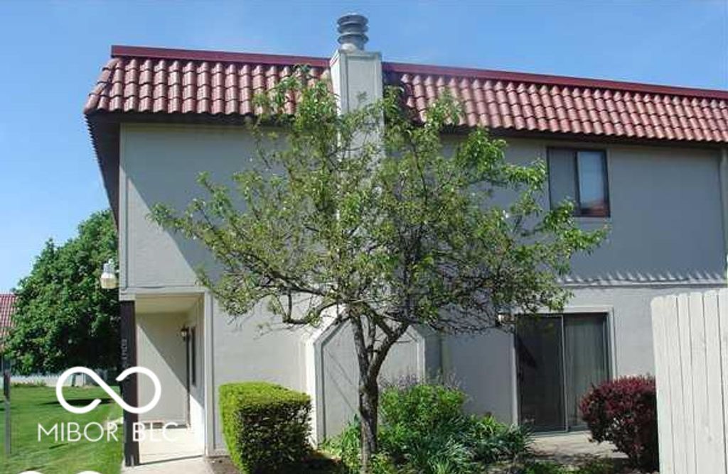 8542 La Corrida Court 46A, Indianapolis, IN 46227
