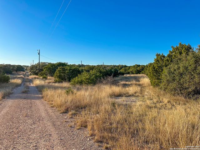 000 SD 31838, Rocksprings, TX 78880