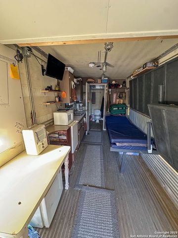 000 SD 31838, Rocksprings, TX 78880